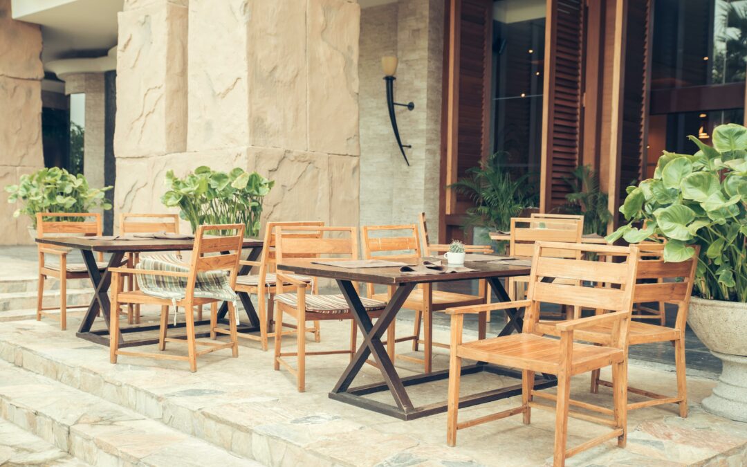 Legno e Outdoor: Arredi Resistenti per Giardini e Terrazzi